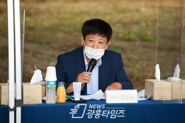 김판수 의원, 수리산도립공원 주차장 조성 현장 방문 실시(사진제공=경기도의회) 김판수 의원, 수리산도립공원 주차장 조성 현장 방문 실시(사진제공=경기도의회)