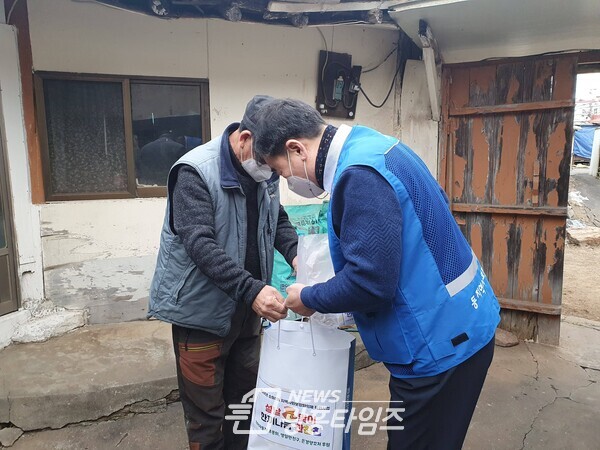 소하2동 지역사회보장협의체 설맞이‘한끼나눔 찬찬찬’외식 지원 사업 추진(제공=소하2동 행정복지센터) 소하2동 지역사회보장협의체 설맞이‘한끼나눔 찬찬찬’외식 지원 사업 추진(제공=소하2동 행정복지센터)