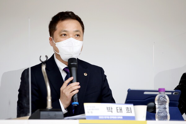 박태희 의원, '자치분권시대, 숙의기반 시민 참여형 협업모델' 관련 토론회 실시 (제공=경기도의회) 박태희 의원, '자치분권시대, 숙의기반 시민 참여형 협업모델' 관련 토론회 실시 (제공=경기도의회)