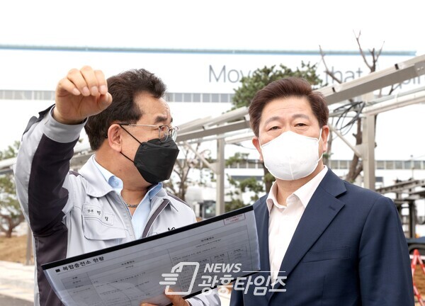 광명시(시장 박승원)는 4월 말 준공을 앞두고 막바지 작업이 진행 중인 기아 AutoLand 광명 수소복합충전소 공사 현장을 지난 12일 점검했다(제공=광명시) 광명시(시장 박승원)는 4월 말 준공을 앞두고 막바지 작업이 진행 중인 기아 AutoLand 광명 수소복합충전소 공사 현장을 지난 12일 점검했다(제공=광명시)