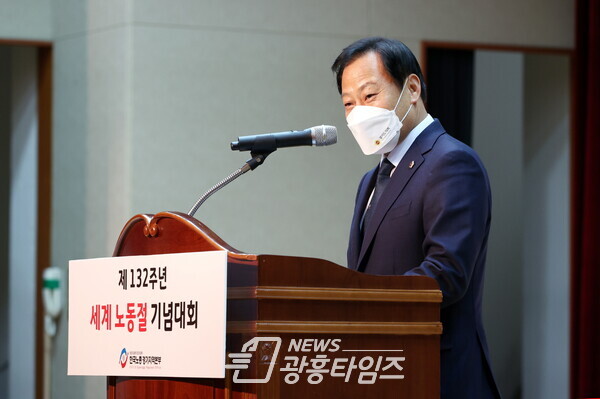장현국 의장, 29일 제132주년 세계 노동절 기념식 참석 (제공=경기도의회) 장현국 의장, 29일 제132주년 세계 노동절 기념식 참석 (제공=경기도의회)