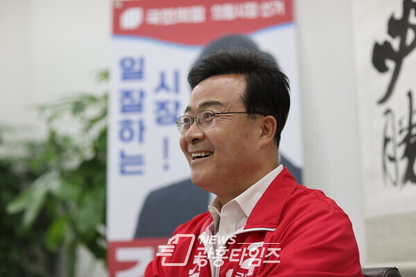 김성제 국민의힘 의왕시장 후보가 27일 성제열린카페에서 '공공산후조리원 건립' 공약을 발표하고 있다(제공=김성제 후보 선거캠프)