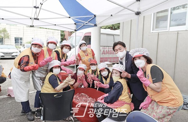 대한적십자사 사랑의 밥차(제공=시흥시) 대한적십자사 사랑의 밥차(제공=시흥시)