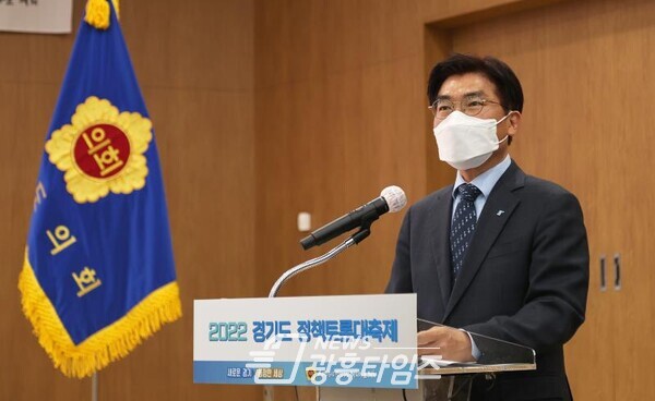 정희시 의원, 경기도 장애예술인의 적극적이고 체계적인 예술활동 지원을 위한 센터 설립 제안(제공=경기도의회) 정희시 의원, 경기도 장애예술인의 적극적이고 체계적인 예술활동 지원을 위한 센터 설립 제안(제공=경기도의회)