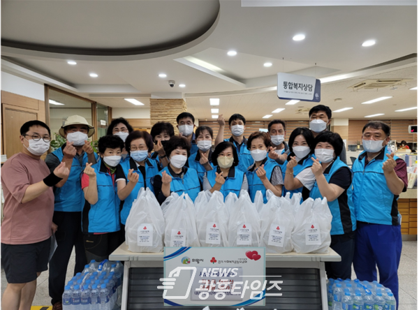 내손1동 삼계탕지원(사진제공=내손1동 주민센터) 내손1동 삼계탕지원(사진제공=내손1동 주민센터)