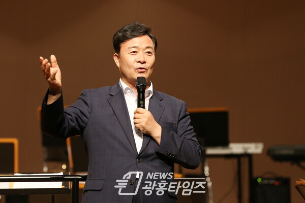 김성제 의왕시장(제공=내손1동 주민센터) 김성제 의왕시장(제공=내손1동 주민센터)