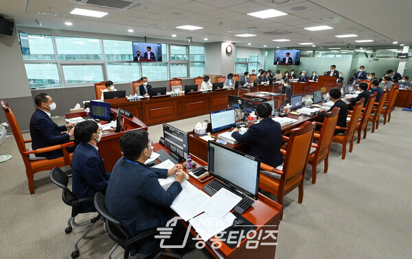 경기도의회 경제노동위원회, 공공기관 업무보고 및 2022년 제1차 추경예산안 심의(제공=경기도의회)