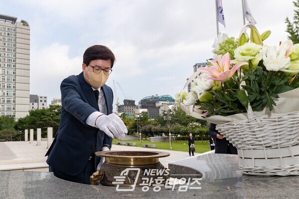 염태영 경제부지사, 현충탑 참배(제공=경기도) 염태영 경제부지사, 현충탑 참배(제공=경기도)