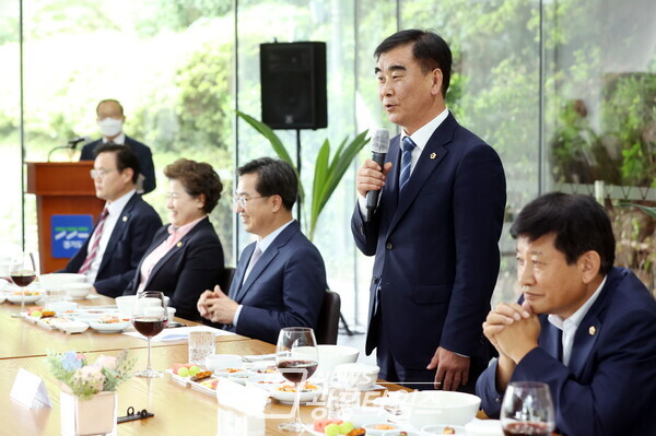 염종현 의장, 경기도의회경기도 오찬 정담회서 '신속한 정책집행 통한 민생과제 해결' 강조(제공=경기도의회)