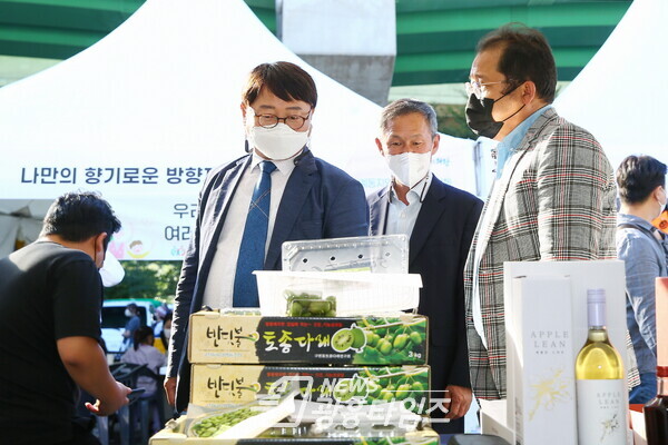 자매도시 직거래장터(사진제공=의왕시) 자매도시 직거래장터(사진제공=의왕시)