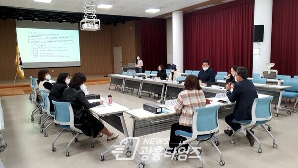 장곡동 지역사회보장협의체(민간위원장 천덕자, 공공위원장 박건호)가 지난 18일 장곡동 지역사회보장협의체의 조직 개편을 단행했다(사진제공=장곡동 행정복지센터) 장곡동 지역사회보장협의체(민간위원장 천덕자, 공공위원장 박건호)가 지난 18일 장곡동 지역사회보장협의체의 조직 개편을 단행했다(사진제공=장곡동 행정복지센터)