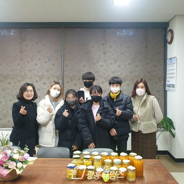과일청나눔(사진제공=의왕시) 과일청나눔(사진제공=의왕시)