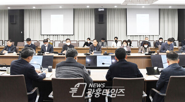 시흥시가 주요 시정 현안에 대한 논의와 부서별 소통을 위한 2월 첫 공감회의를 개최했다(사진제공=시흥시)
