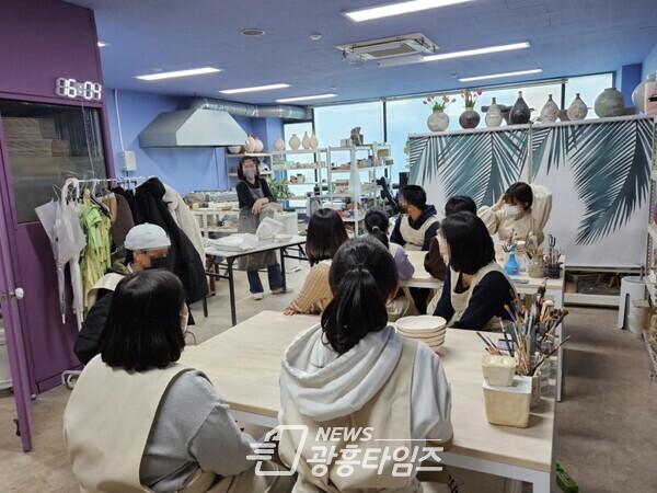 학교밖청소년지원센터 문화체험(사진제공=의왕시) 학교밖청소년지원센터 문화체험(사진제공=의왕시)