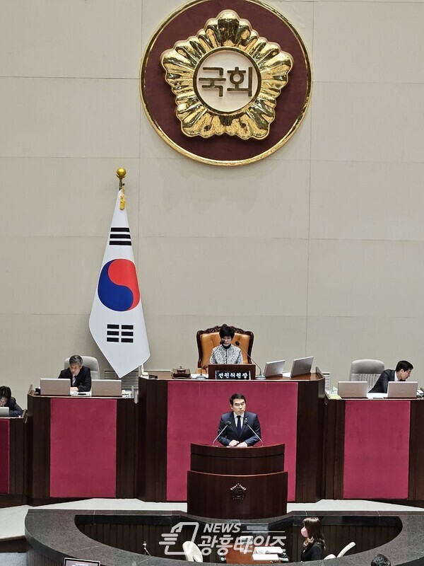 국회전원위에서 발언을 하고 있는 양기대 의원(사진제공=양기대 의원실)