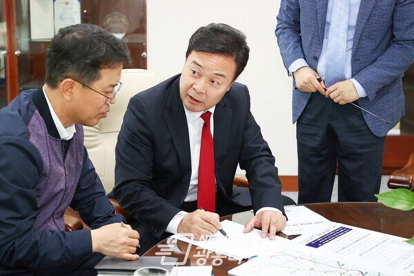 국가철도공단 이사장 면담(사진제공=의왕시) 국가철도공단 이사장 면담(사진제공=의왕시)