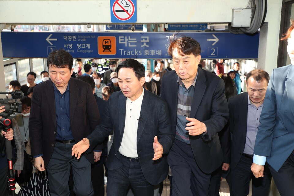 원희룡장관 군포 금정역 방문(사진제공=군포시) 원희룡장관 군포 금정역 방문(사진제공=군포시)