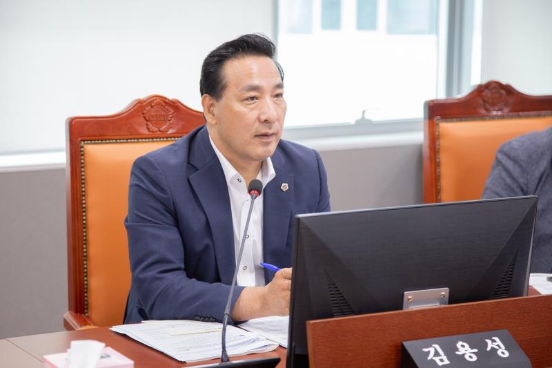 김용성 의원, 경기환경에너지진흥원 원장 인사청문회서 경기도 탄소중립 실현 위한 진흥원의 역할 질의(사진제공=경기도의회) 김용성 의원, 경기환경에너지진흥원 원장 인사청문회서 경기도 탄소중립 실현 위한 진흥원의 역할 질의(사진제공=경기도의회)