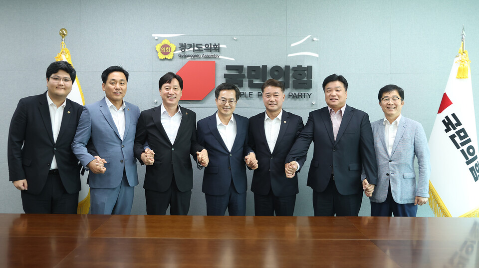 경기도의회 국민의힘, 김동연 지사 접견 (사진제공=경기도의회 국민의힘) 경기도의회 국민의힘, 김동연 지사 접견 (사진제공=경기도의회 국민의힘)