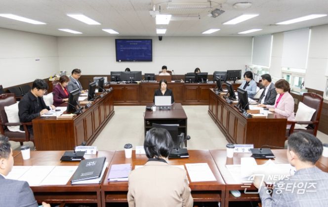 안산시의회가 6일 ‘제284회 임시회 폐회중 의회운영위원회’를 개최했다. 사진은 이날 열린 폐회중 의회운영위원회의 한 장면