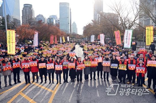 화성시의회 시의원과 관계자, 2000여명 시민들 모습