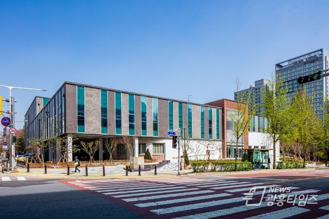 군포시산본도서관