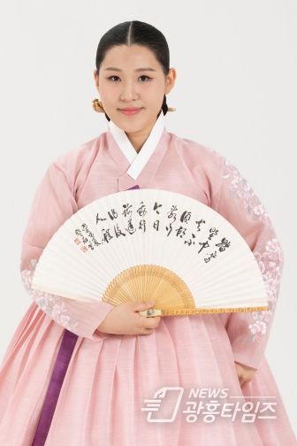 광명시 홍보대사로 활동하고 있는 판소리 명창 고예지 양이 제28회 전국판소리 경연대회에서 일반부 대상을 수상하며 시의 위상을 드높였다.