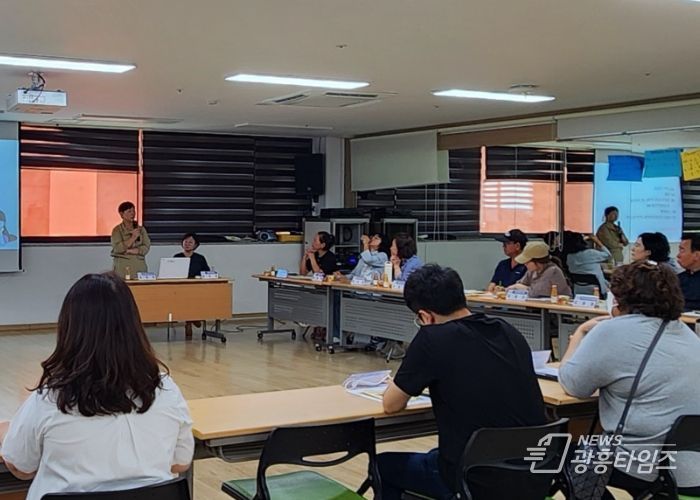 광명시 하안4동 주민자치회는 지난 29일 ‘마을연대모임’ 구성원과 함께 1차 간담회를 진행했다.