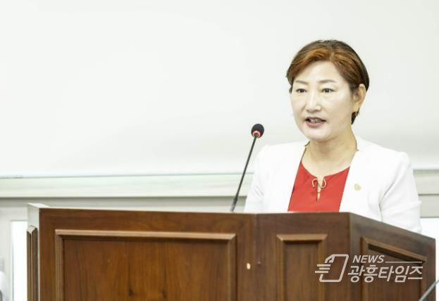 지난달 27일 문화복지위원회에서 조례안에 대한 제안설명을 하고 있는 현옥순 의원의 모습.