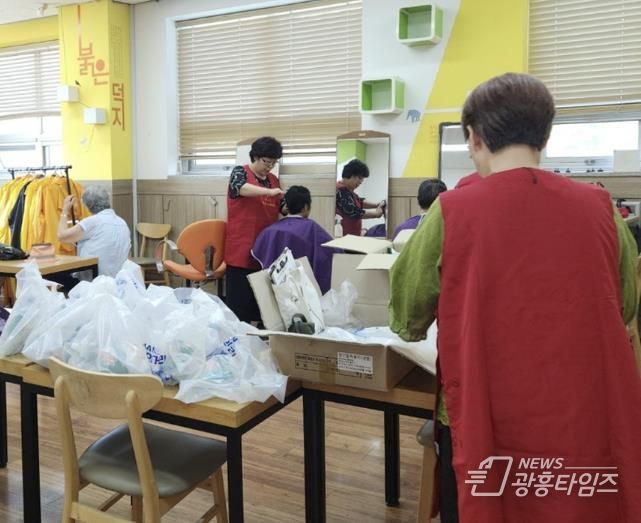 시흥시 신천동 자원봉사자 협의회, 이미용 봉사 통한 재능기부 펼쳐
