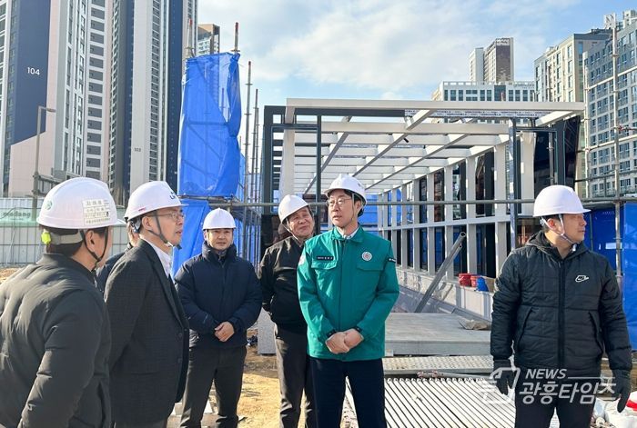 정명근 화성특례시장, 여울공원 주차장 방문해 준공 전 현장점검... “특례시민에게 최고의 공간 조성으로 보답할 것”