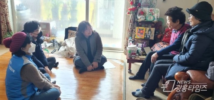 광명시 소하2동 지역사회보장협의체는 지난 15일 ‘찾아가는 광명마을냉장고 소이곳간’을 진행했다.