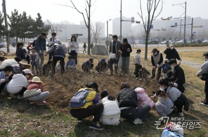 시흥시 배곧2동, 봄맞이 소망나무 심기 행사 진행